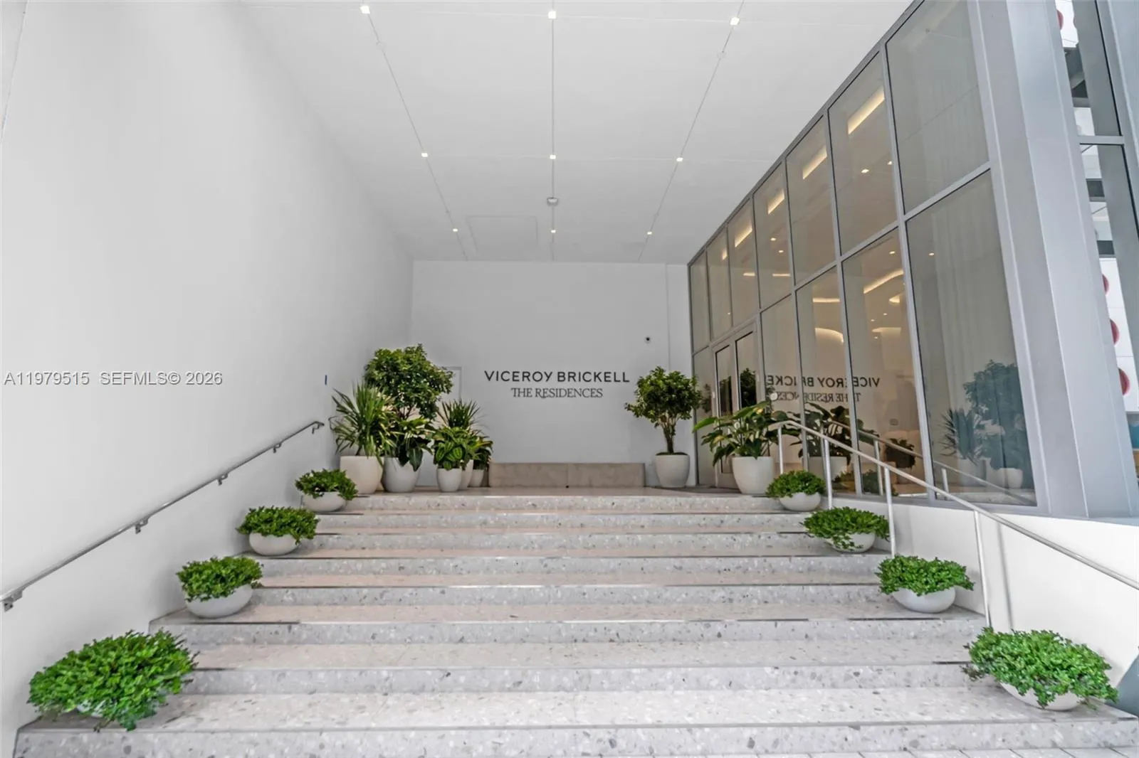 77 SE 5TH ST # 2405, Miami FL 33131
