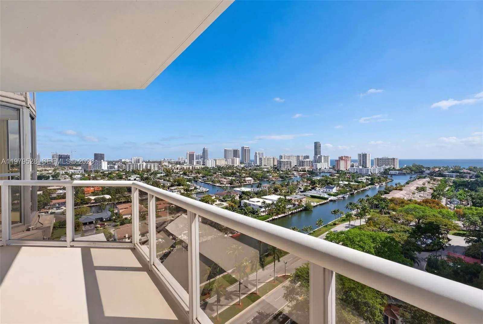 2 bedroom 2 bath for sale at 3600 Yacht Club Dr # 1802, Aventura FL 33180