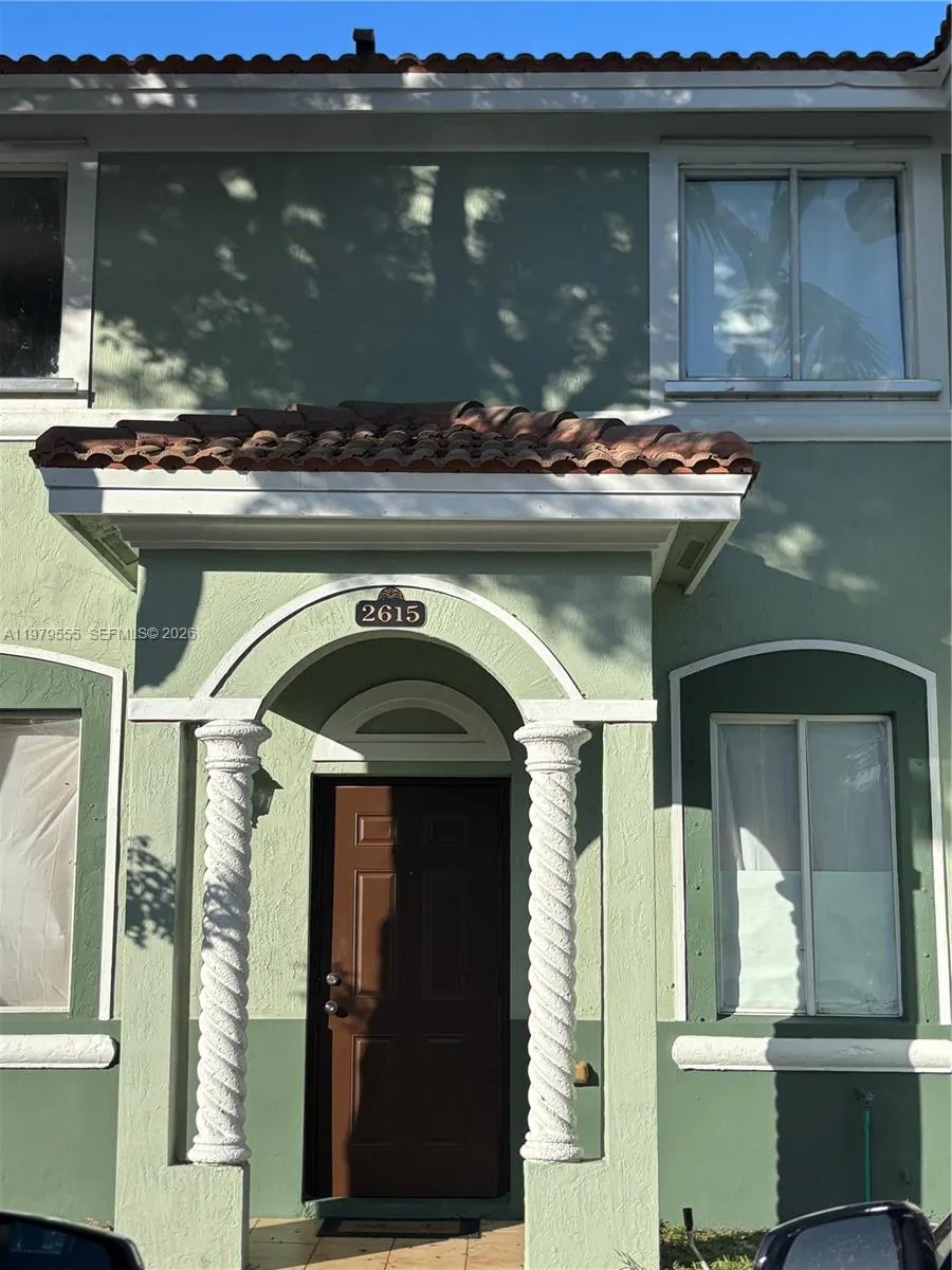 3 bedroom 3 bath for sale at 2615 SE 14 AVE, Homestead FL 33035