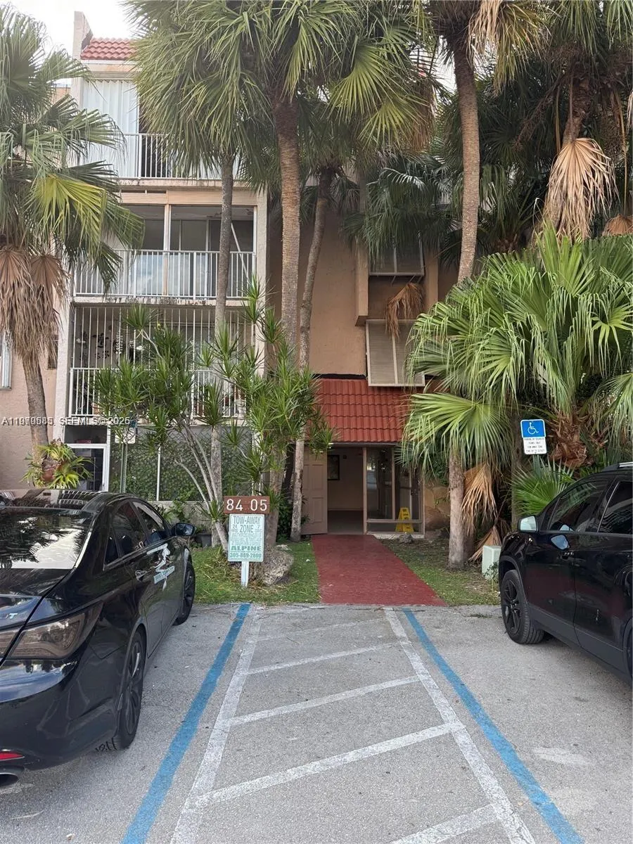 8405 NW 8th St # 304, Miami FL 33126
