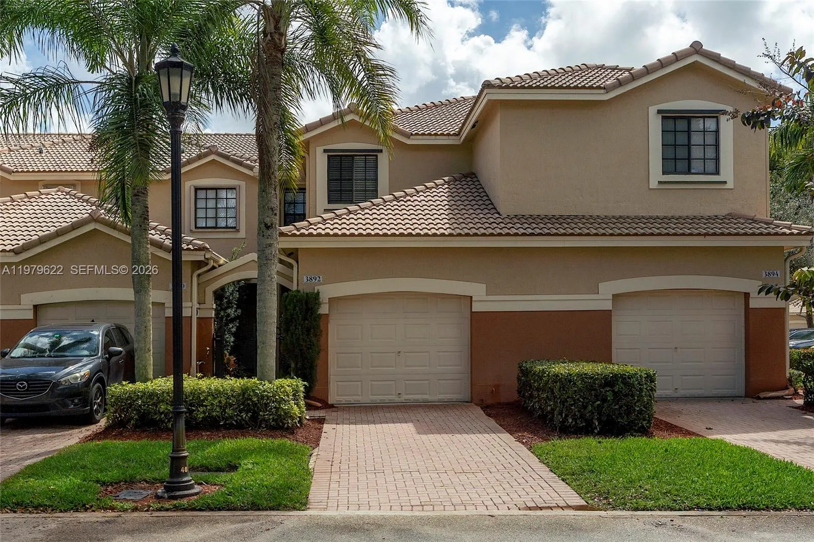 3892 Tree Top Dr, Weston FL 33332