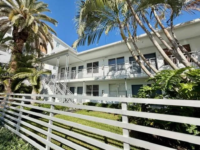 2445 Lake Pancoast Dr # 7, Miami Beach FL 33140