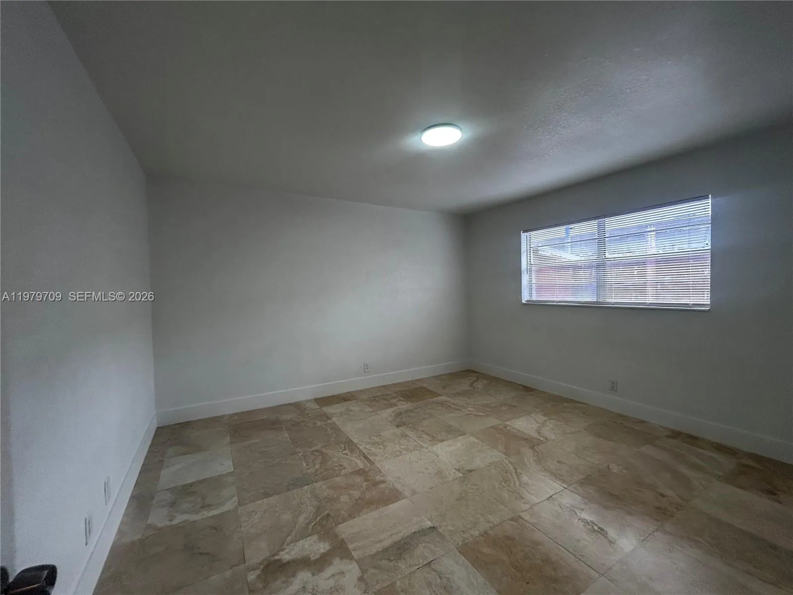 916 SW 10th St # 3, Hallandale Beach FL 33009