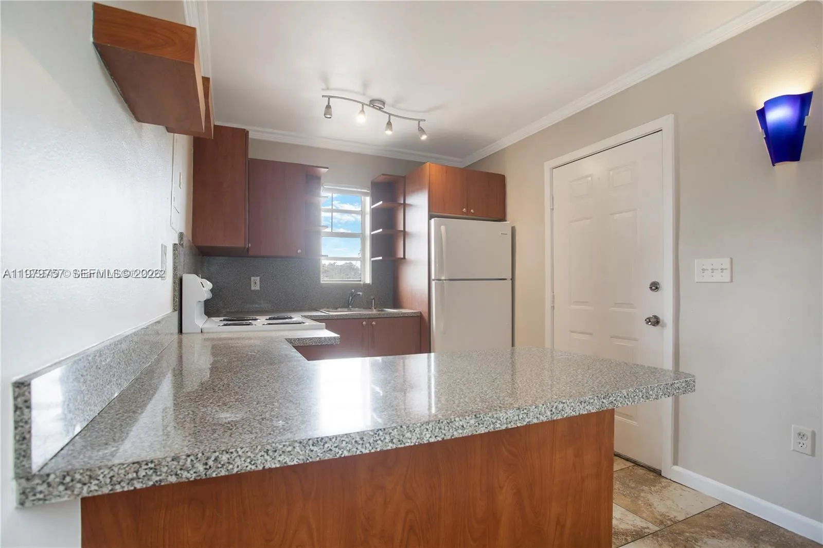 1020 SW 7th St # 9, Miami FL 33130