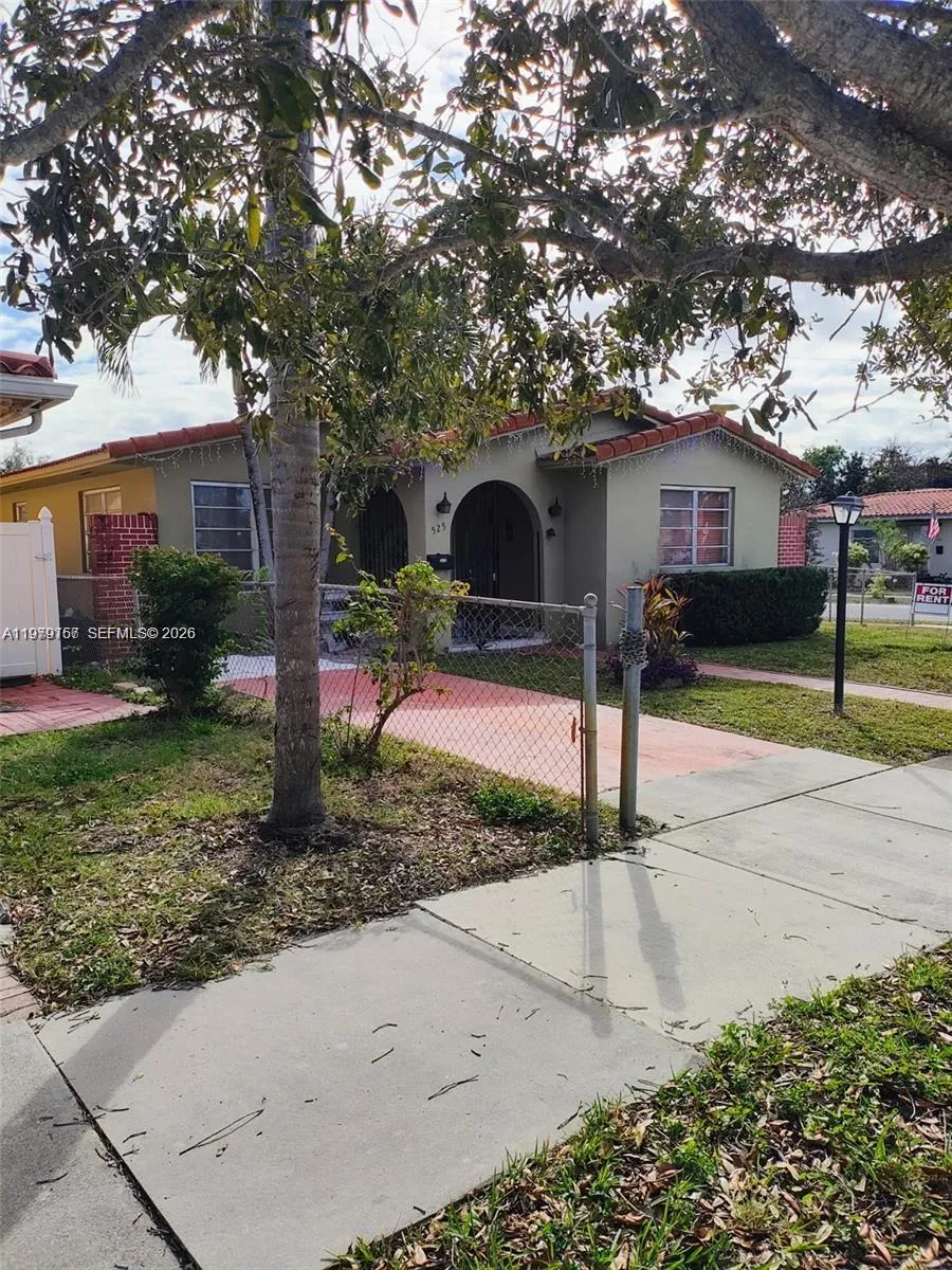3 bedroom 2 bath for sale at 525 SW 56th Ave, Miami FL 33134