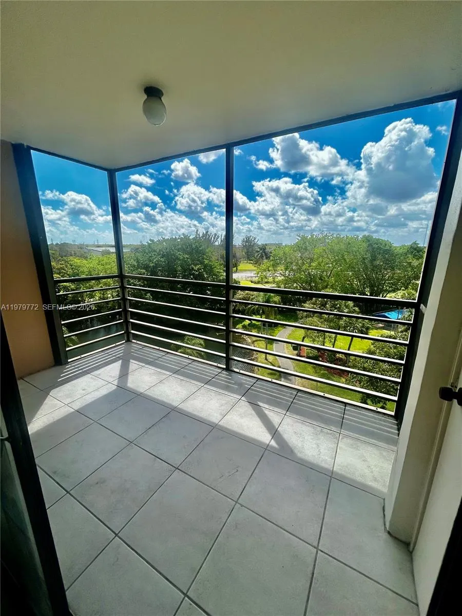1200 Saint Charles Pl # 606, Pembroke Pines FL 33026