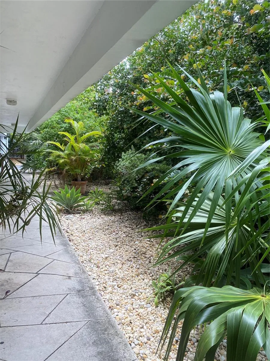 1 bath for sale at 221 Meridian Ave # 305, Miami Beach FL 33139