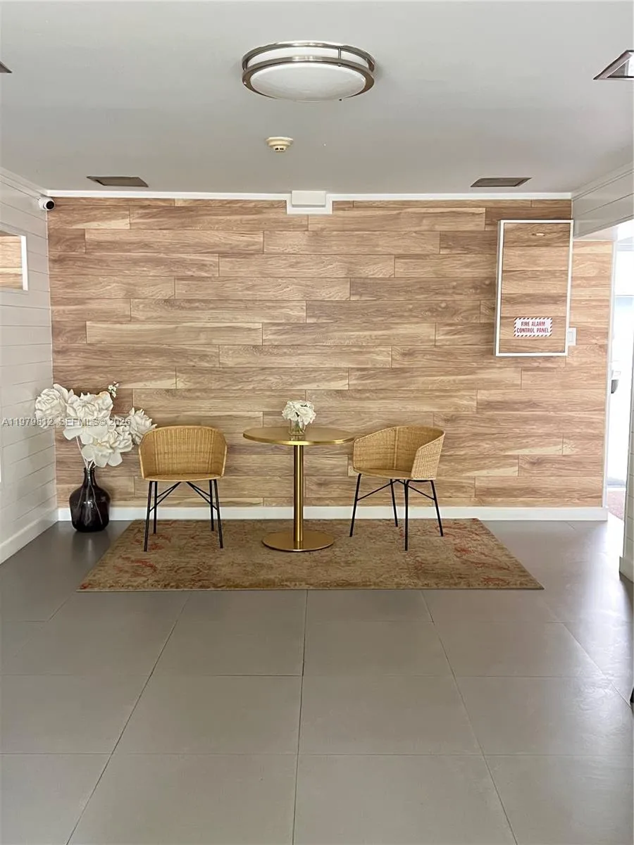 221 Meridian Ave # 305, Miami Beach FL 33139