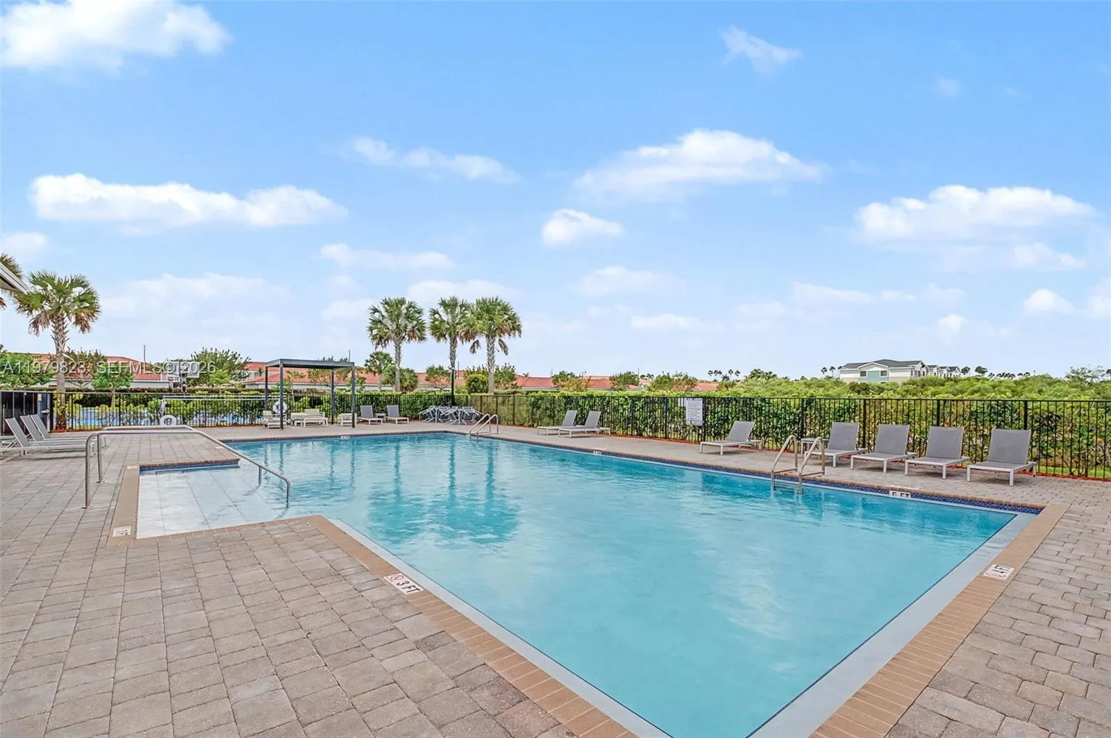 445 NE 4th St, Florida City FL 33034