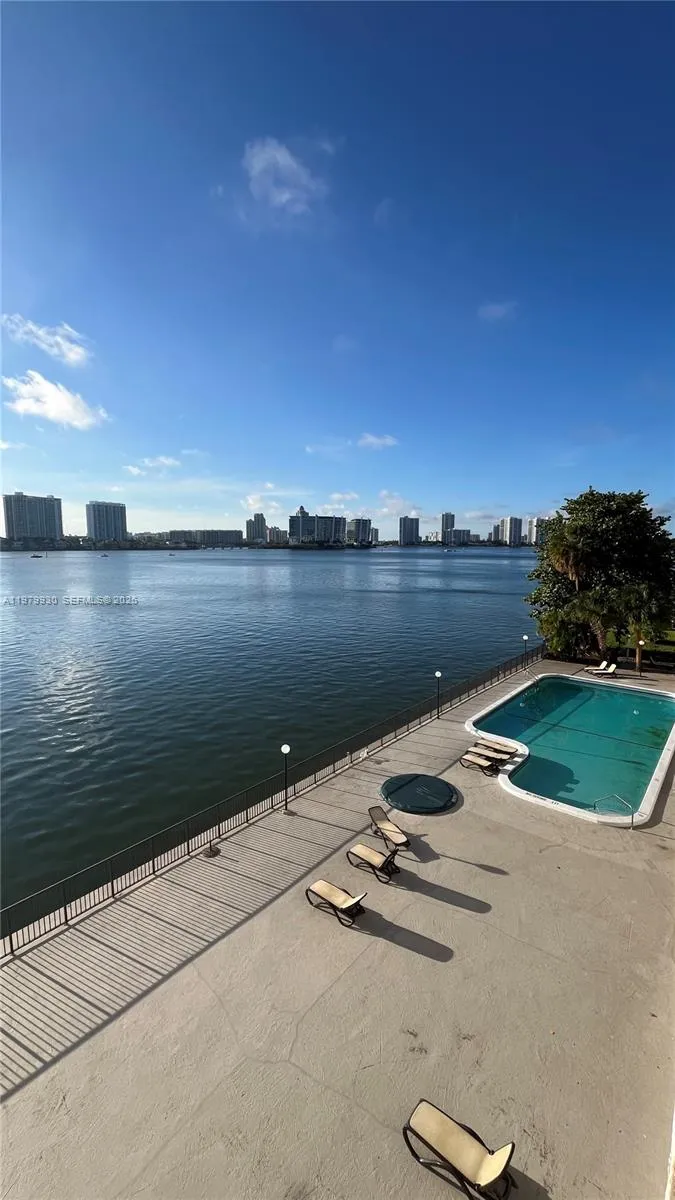 17500 N Bay Rd # S403, Sunny Isles Beach FL 33160