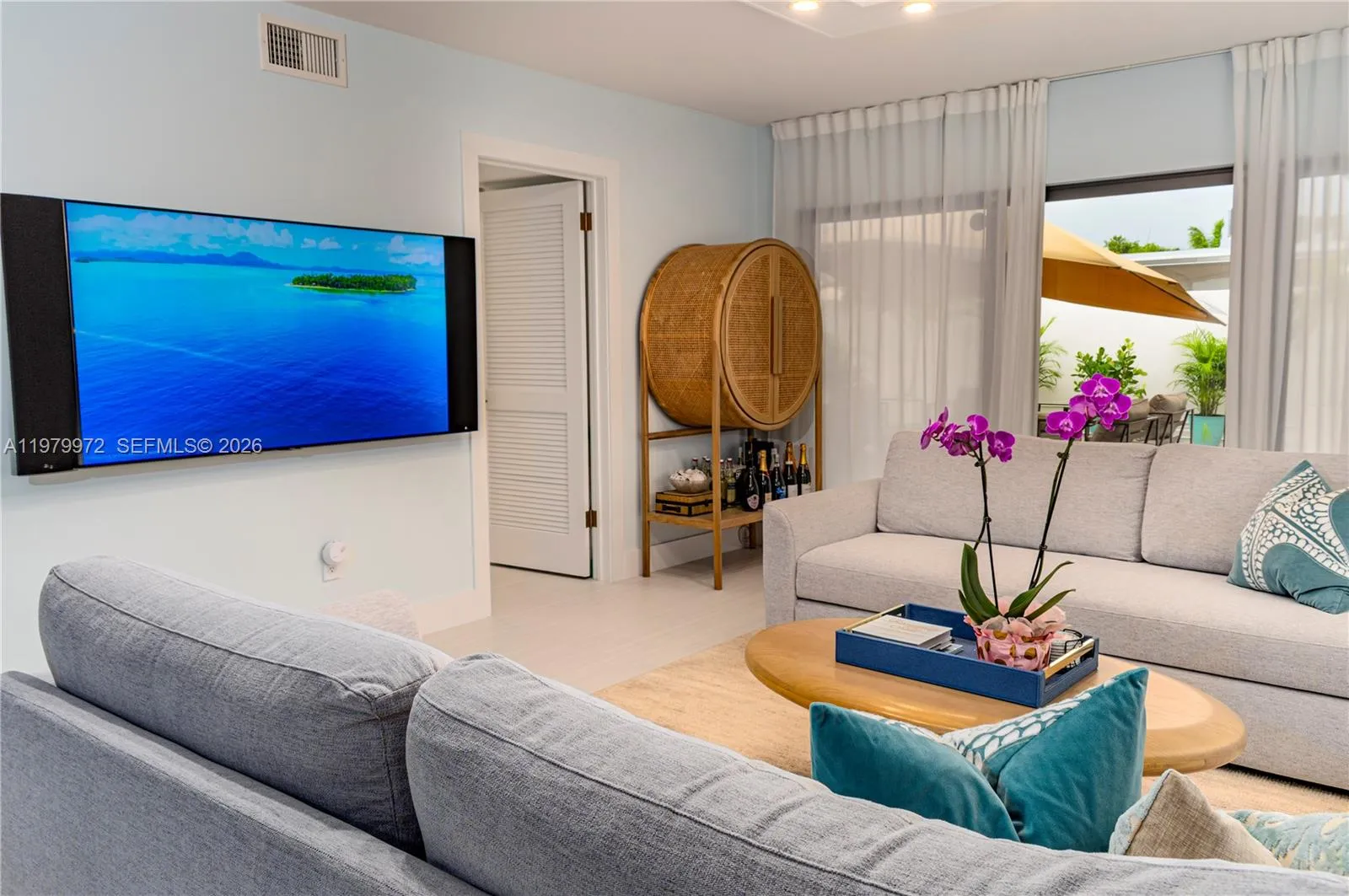 2 bedroom 2 bath for sale at 2930 Day Ave, Miami FL 33133