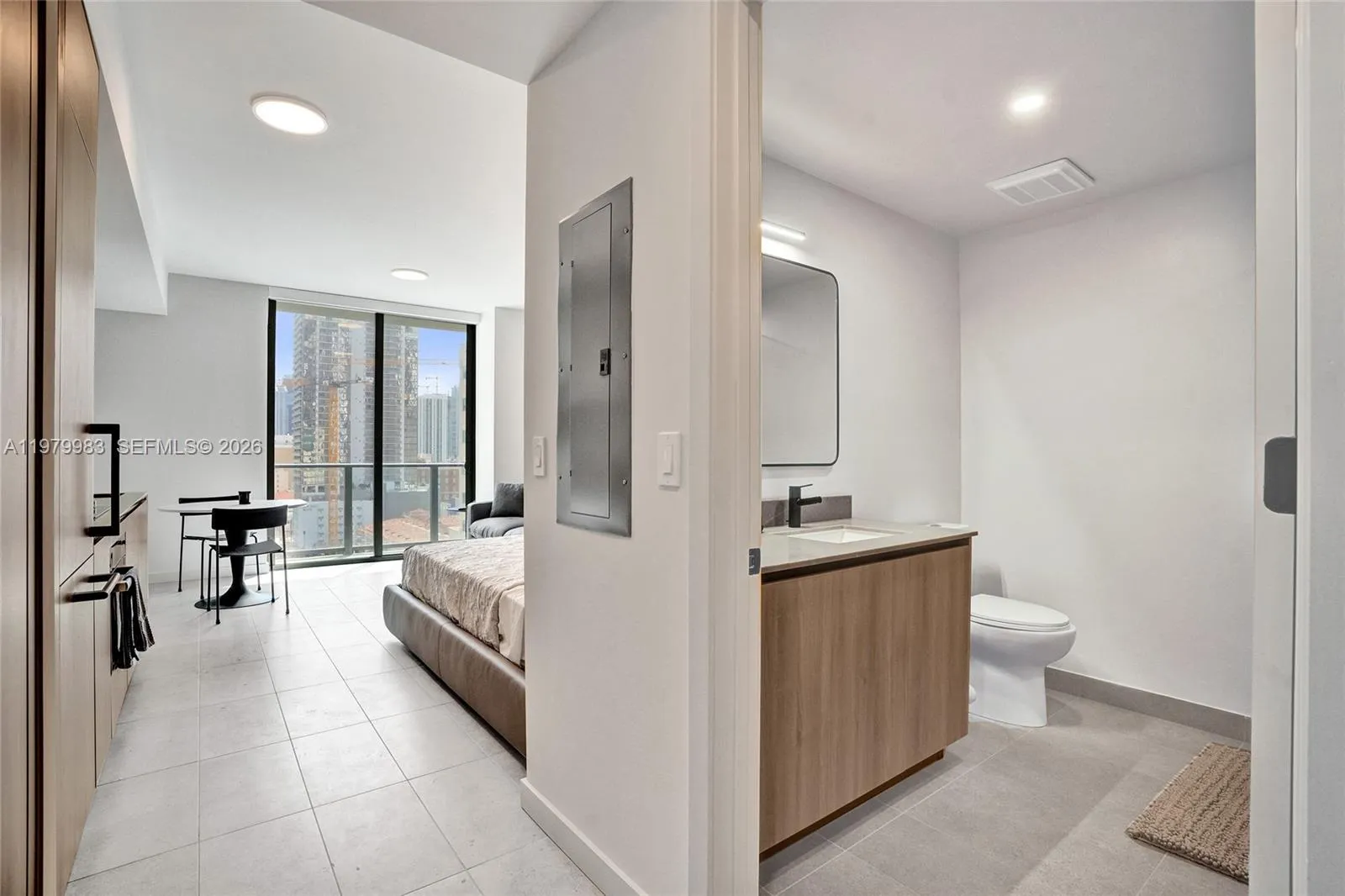 121 NE 5th Street # 1404, Miami FL 33132