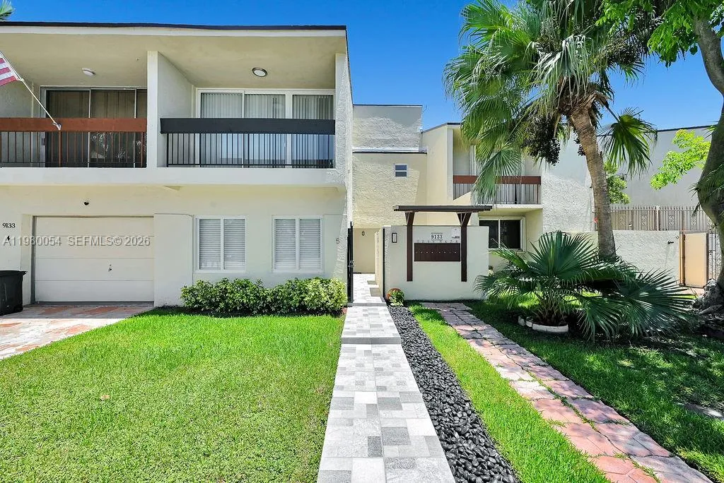 9133 Fontainebleau Blvd # 5, Miami FL 33172