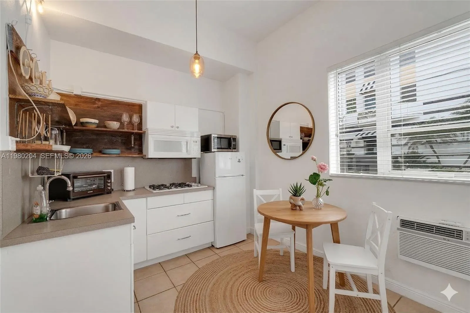255 W 24th St # 107, Miami Beach FL 33140