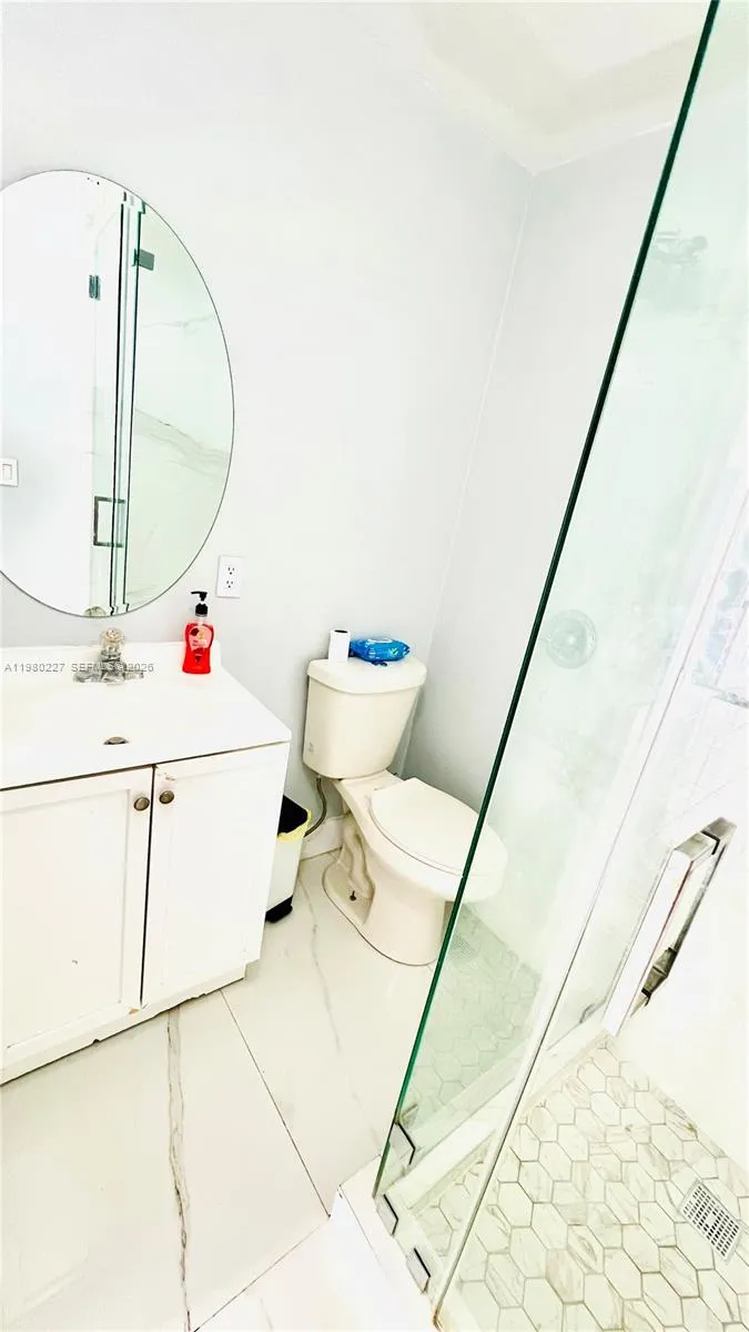 18901 NW 77th Ct, Hialeah FL 33015