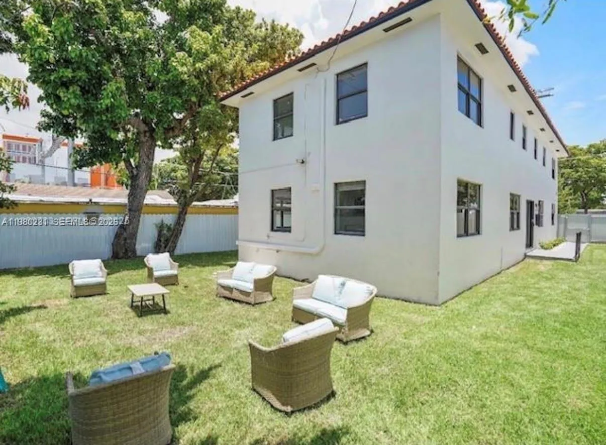 584 NW 30th St, Miami FL 33127