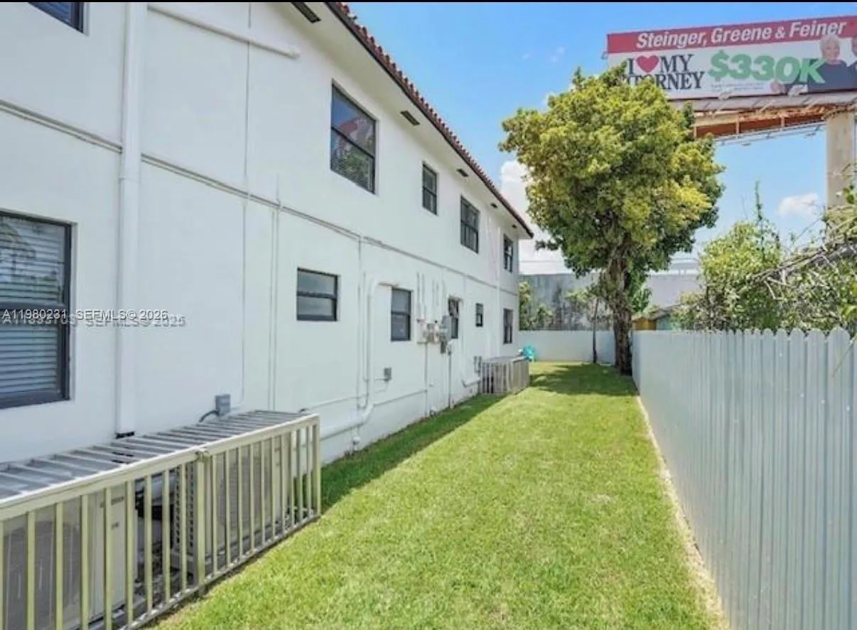 584 NW 30th St, Miami FL 33127