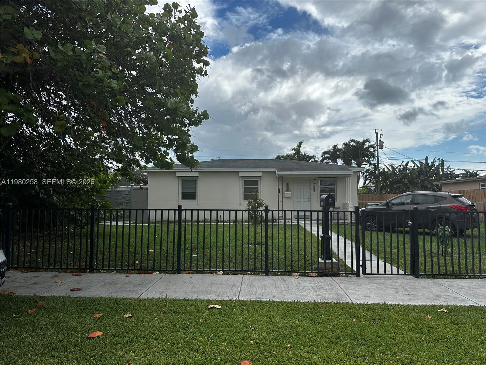 3 bedroom 2 bath for sale at 7540 SW 37th St, Miami FL 33155