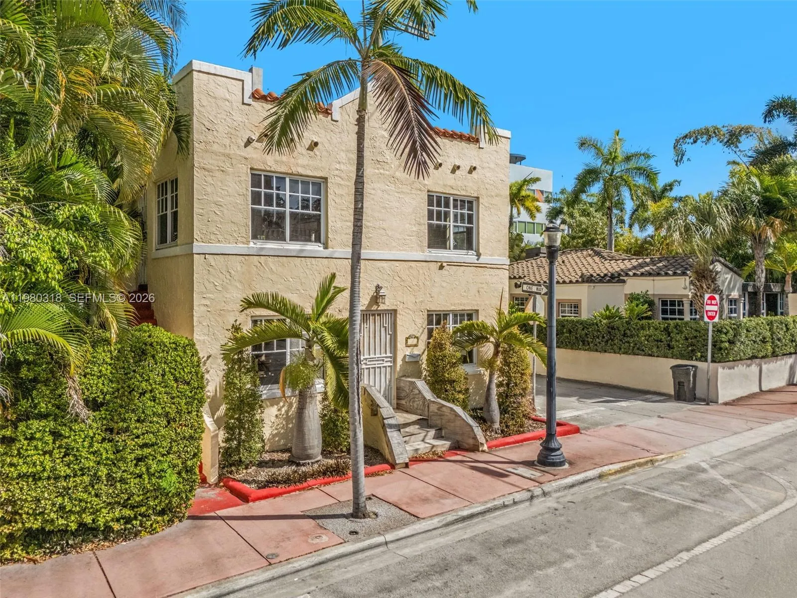 927 4th St, Miami Beach FL 33139