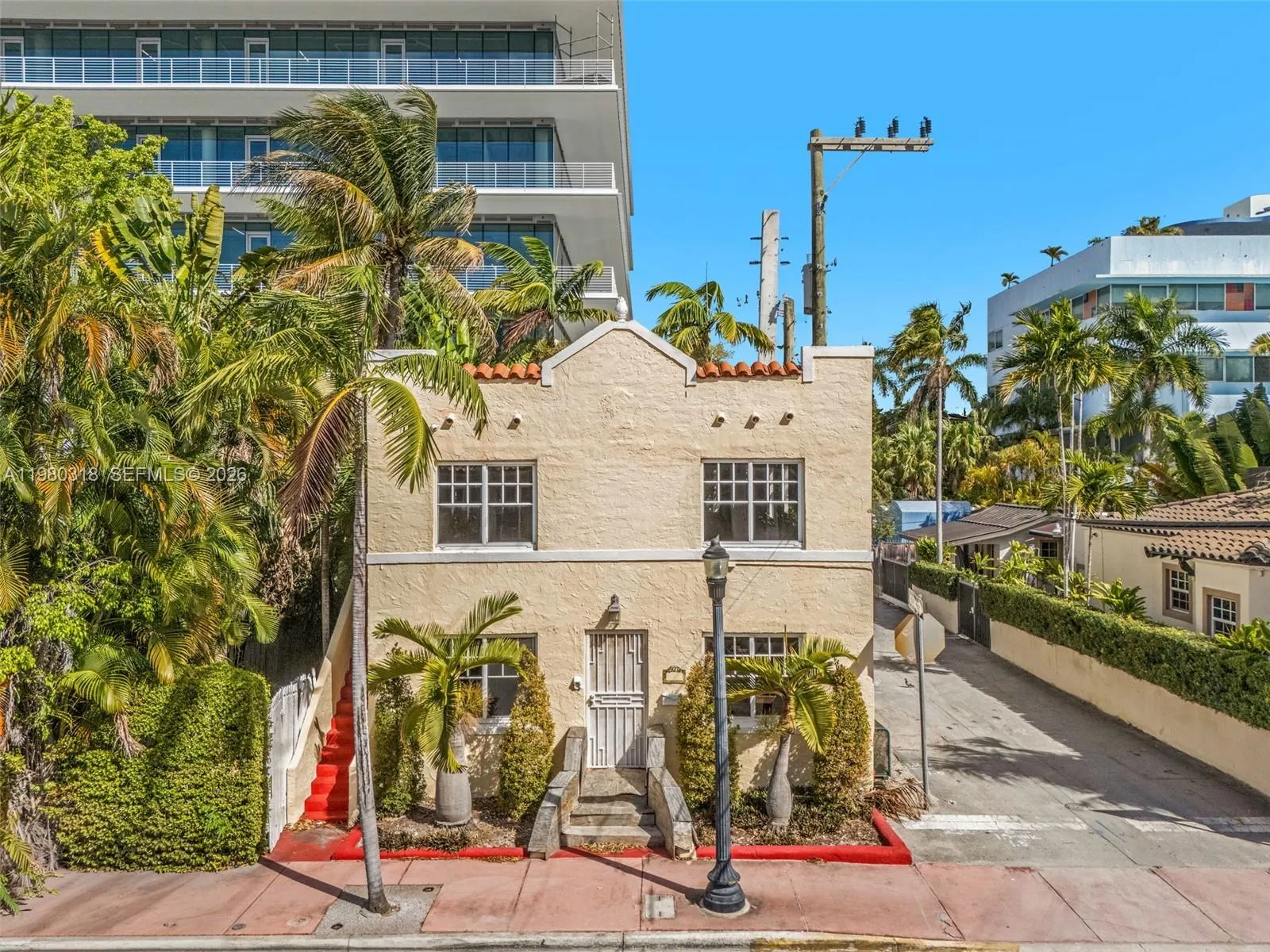 927 4th St, Miami Beach FL 33139