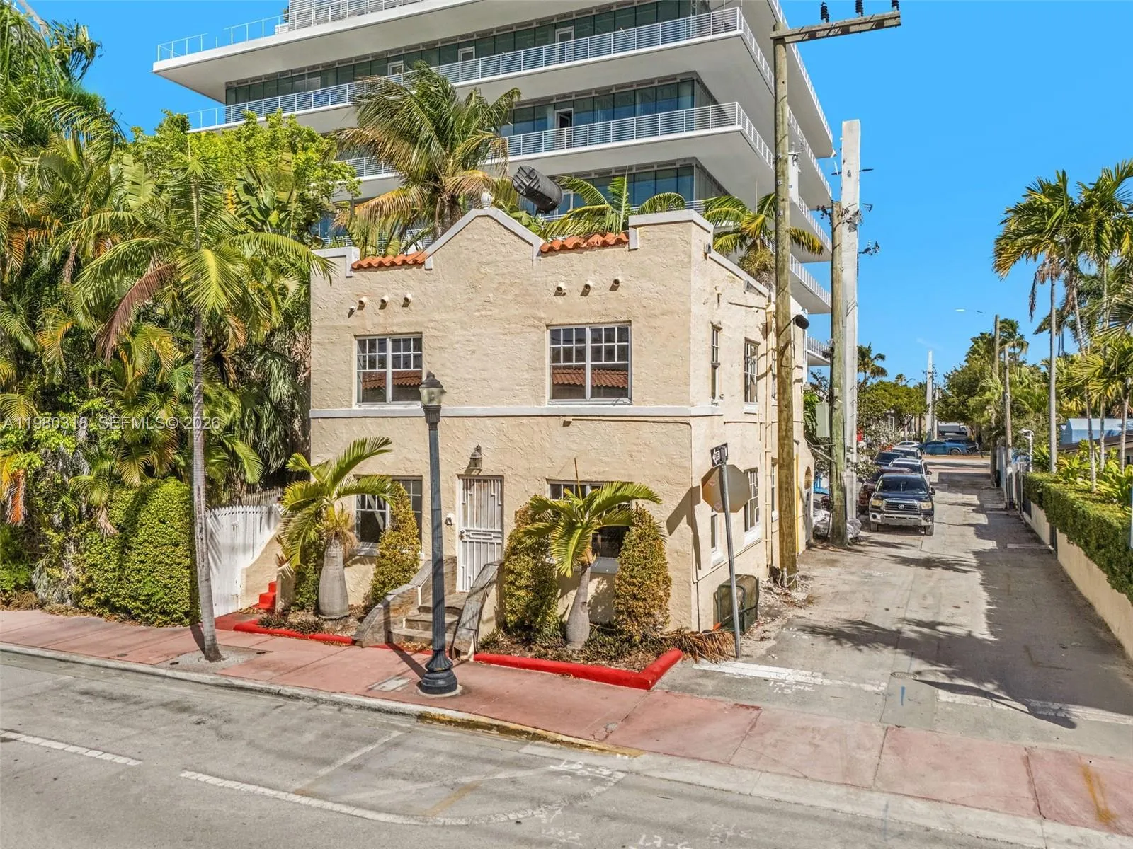 927 4th St, Miami Beach FL 33139