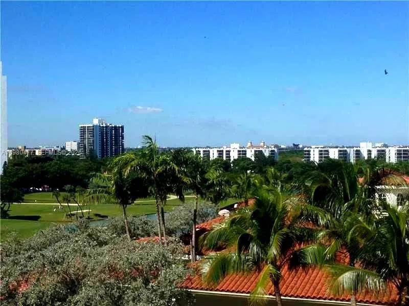 3 bedroom 3 bath for sale at 19900 E Country Club Dr # 806, Aventura FL 33180