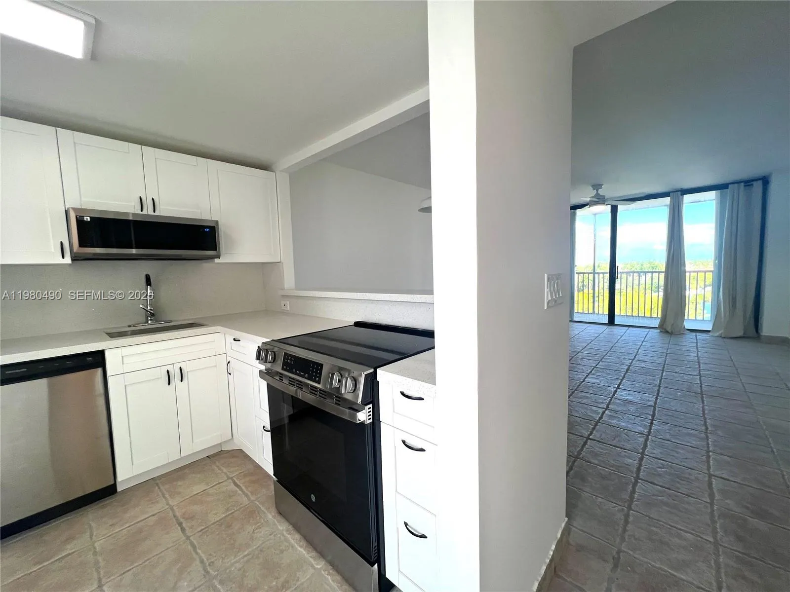 3475 N Country Club Dr # 716, Aventura FL 33180