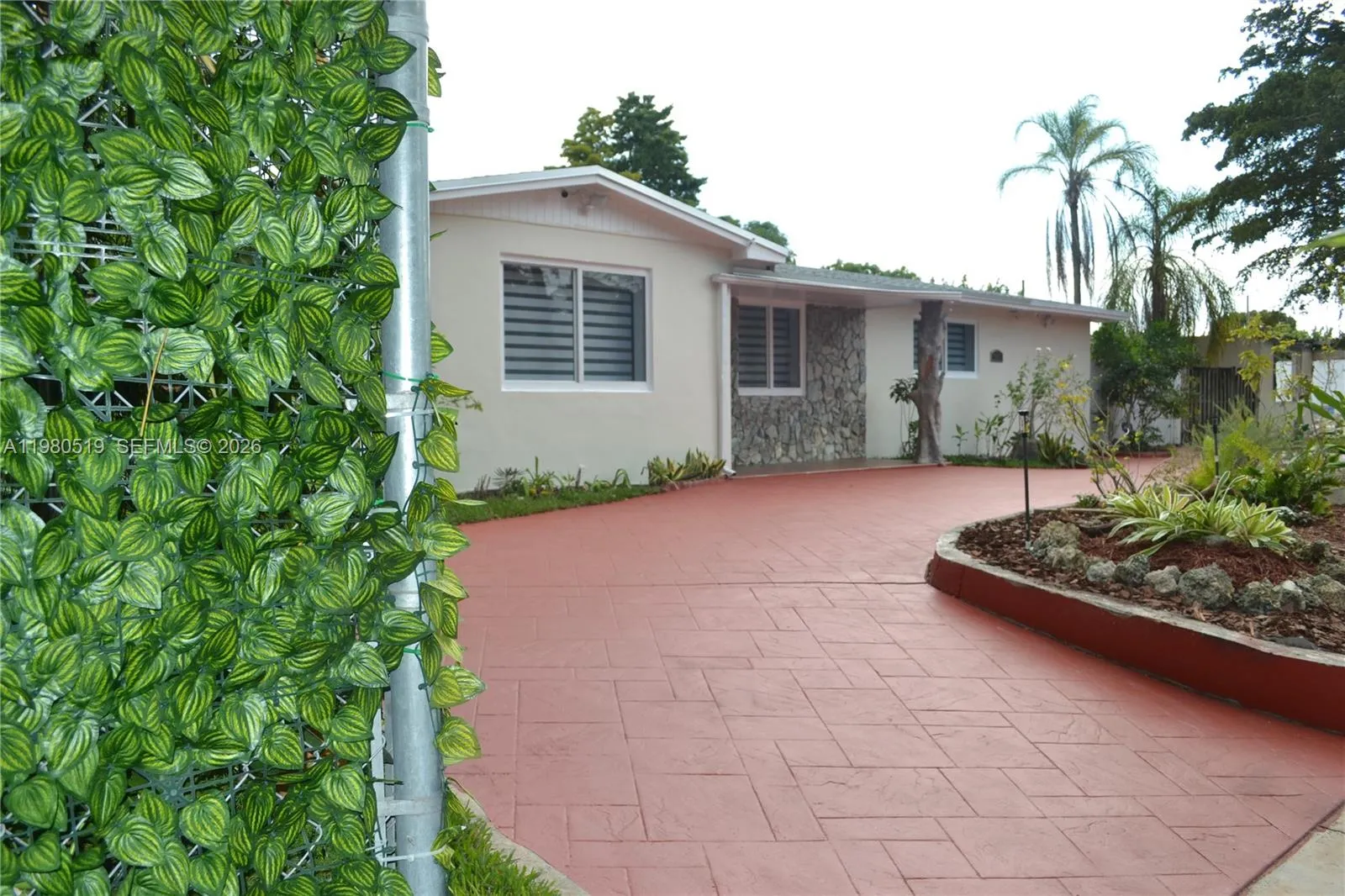 19901 SW 92nd Ave, Cutler Bay FL 33157