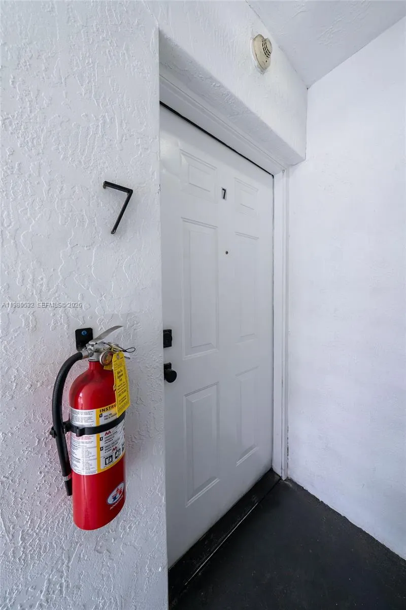 3417 NW 22nd Ave # 7, Miami FL 33142