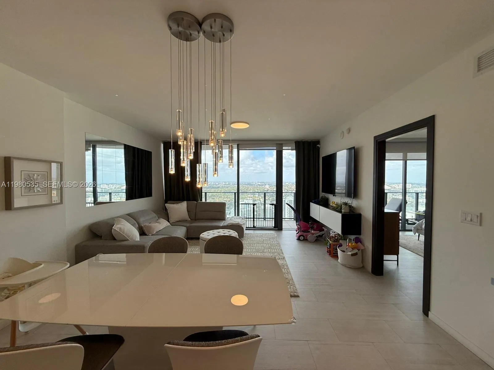1000 Brickell Plaza # 4506, Miami FL 33131
