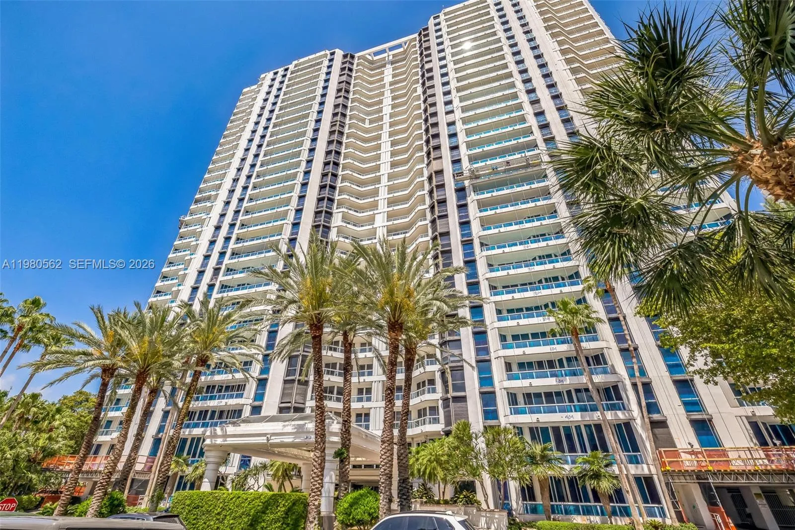3 bedroom 2 bath for sale at 21205 Yacht Club Dr # 1802, Aventura FL 33180