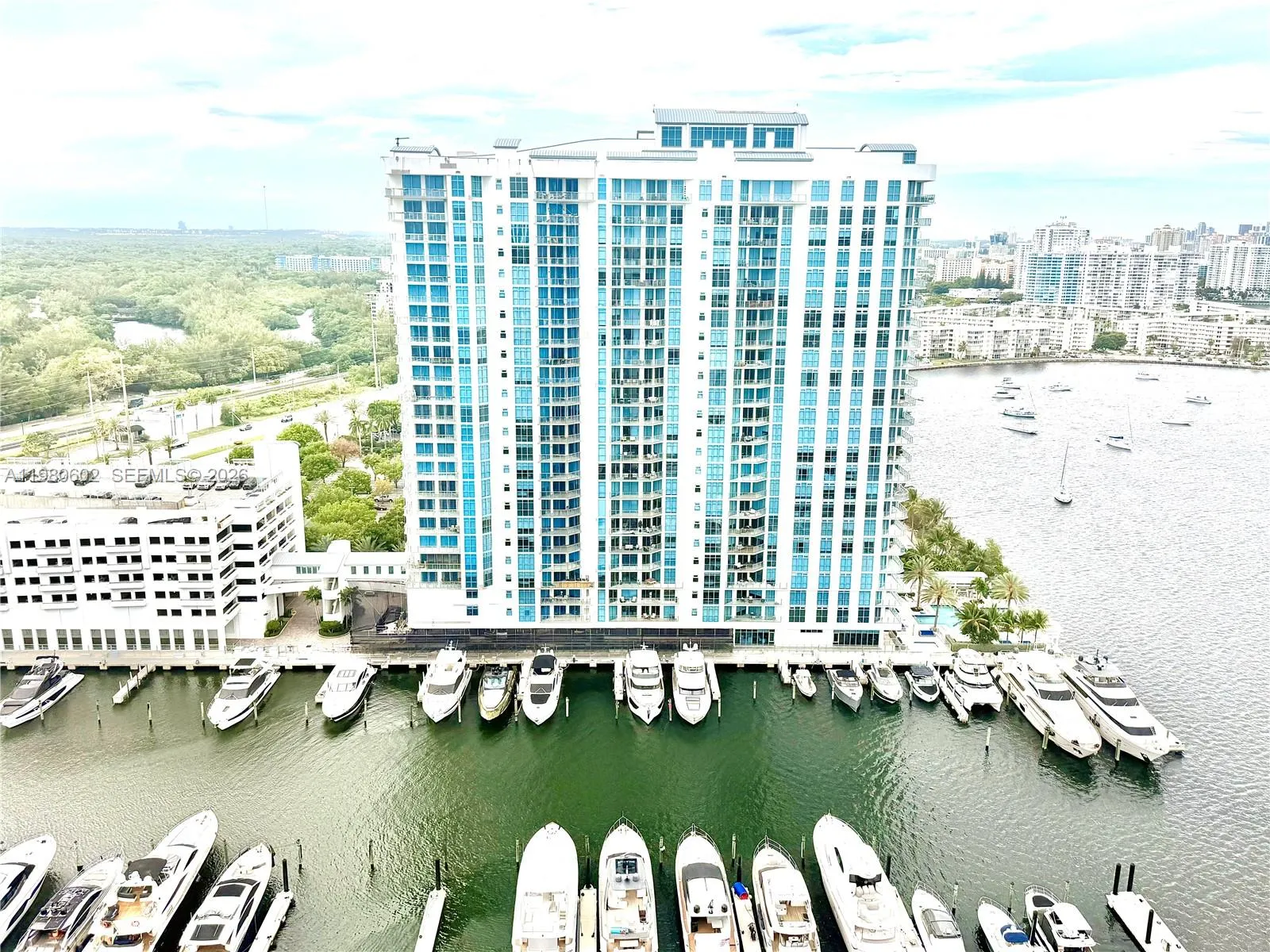 17111 Biscayne Blvd # 2305, North Miami Beach FL 33160