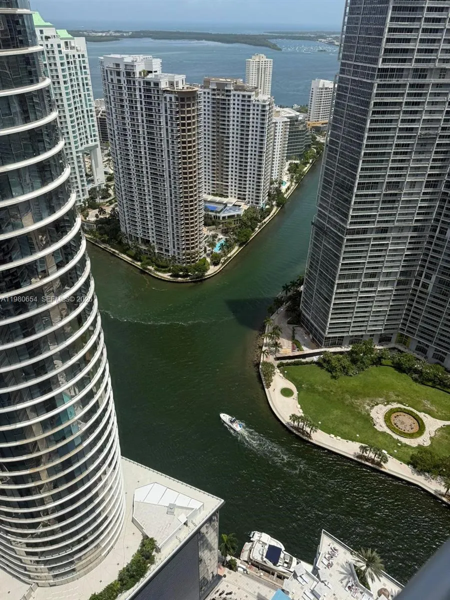 2 bedroom 2 bath for sale at 200 Biscayne Boulevard Way # 4801, Miami FL 33131