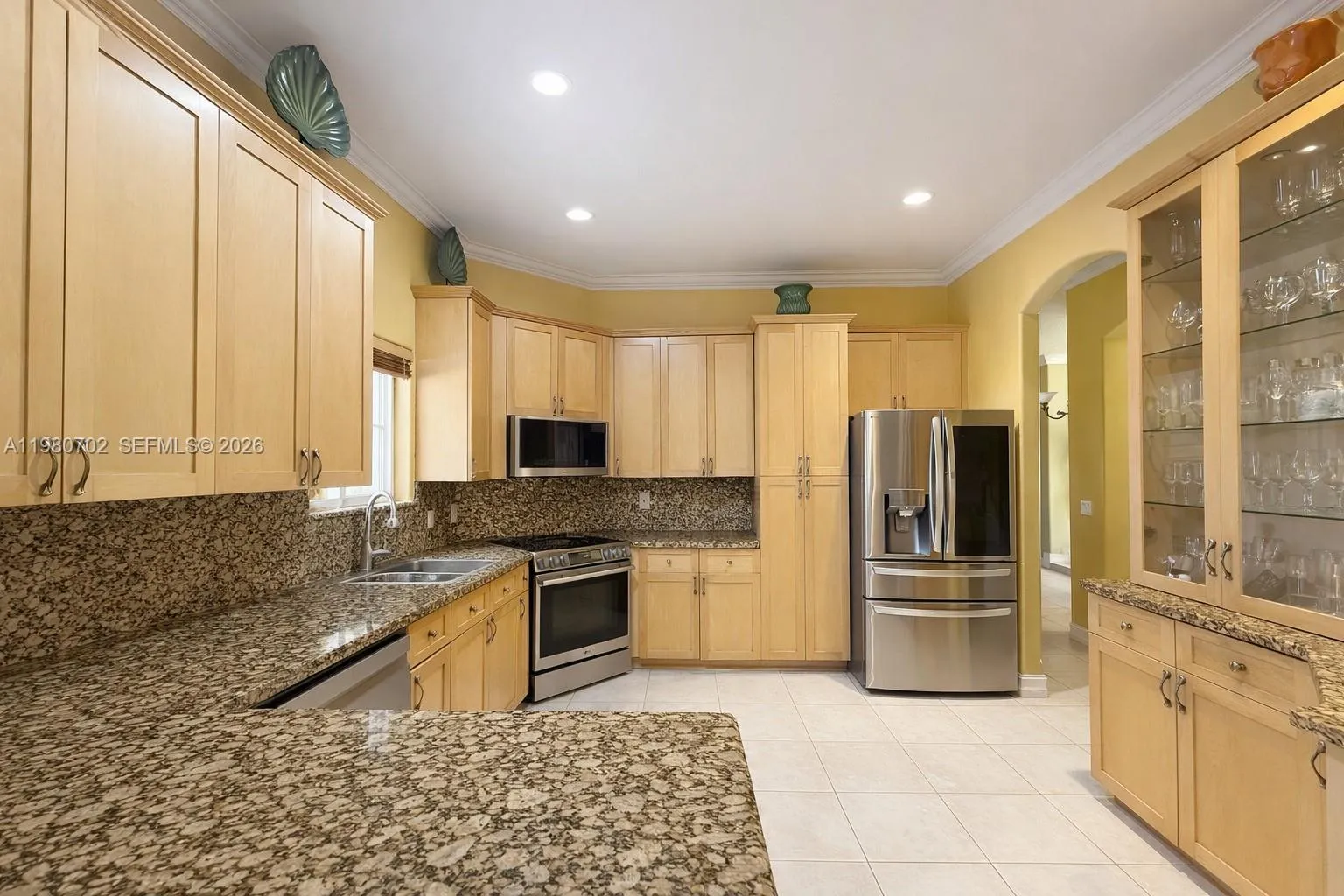 7851 NW 159th Ter, Miami Lakes FL 33016