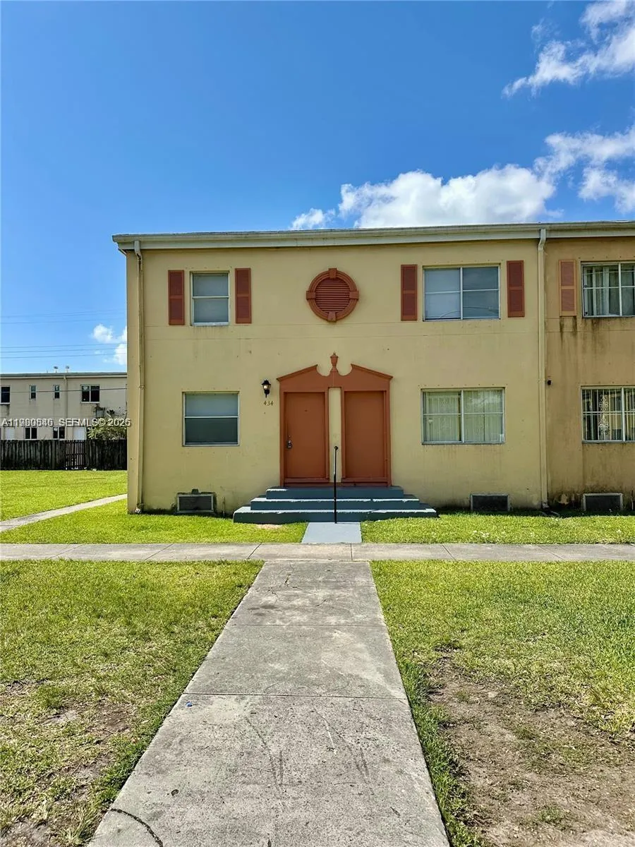 4 bedroom 2 bath for sale at 434 NW 85th St Rd # 434, Miami FL 33150