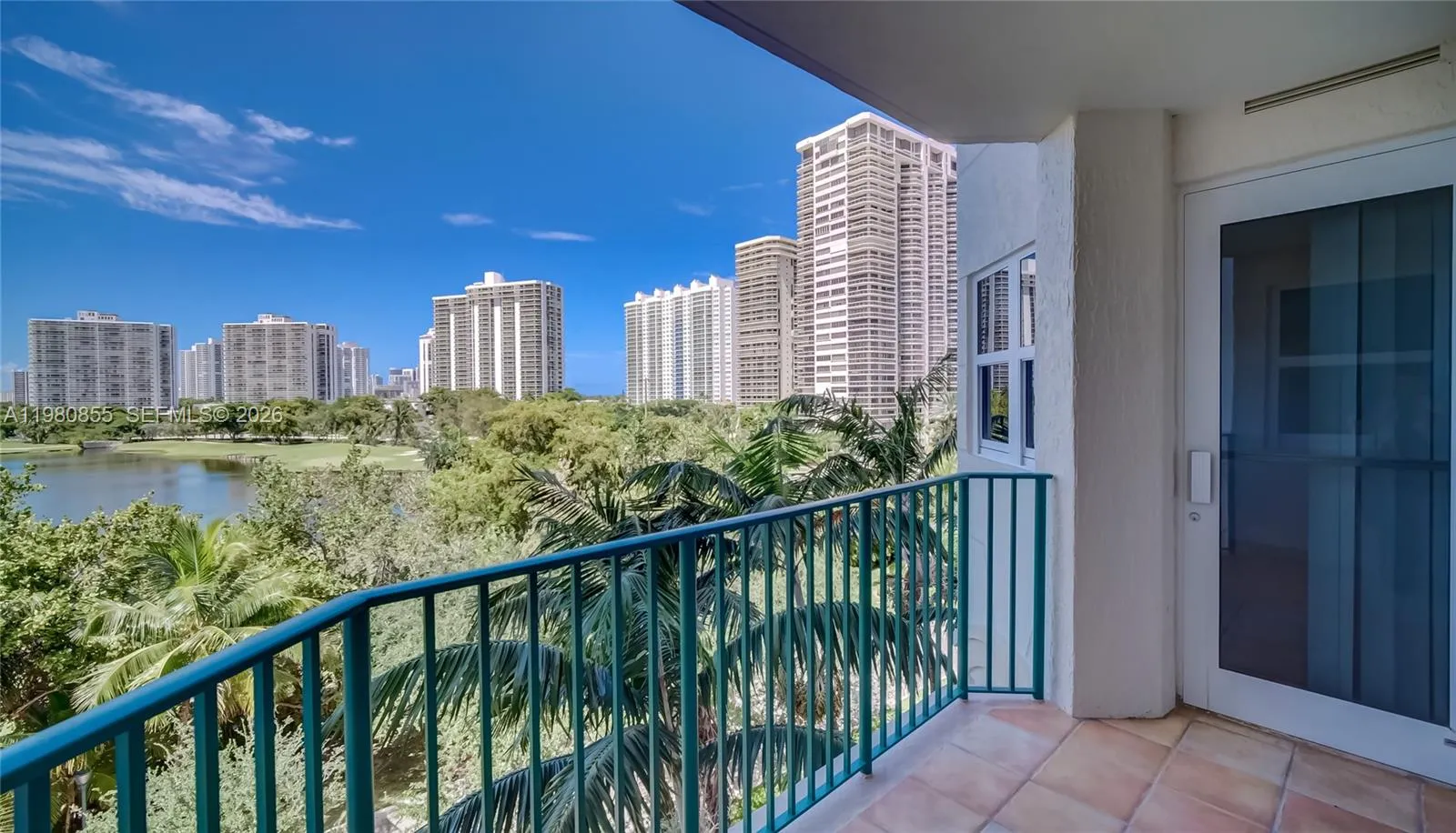 20000 E Country Club Dr # 512, Aventura FL 33180