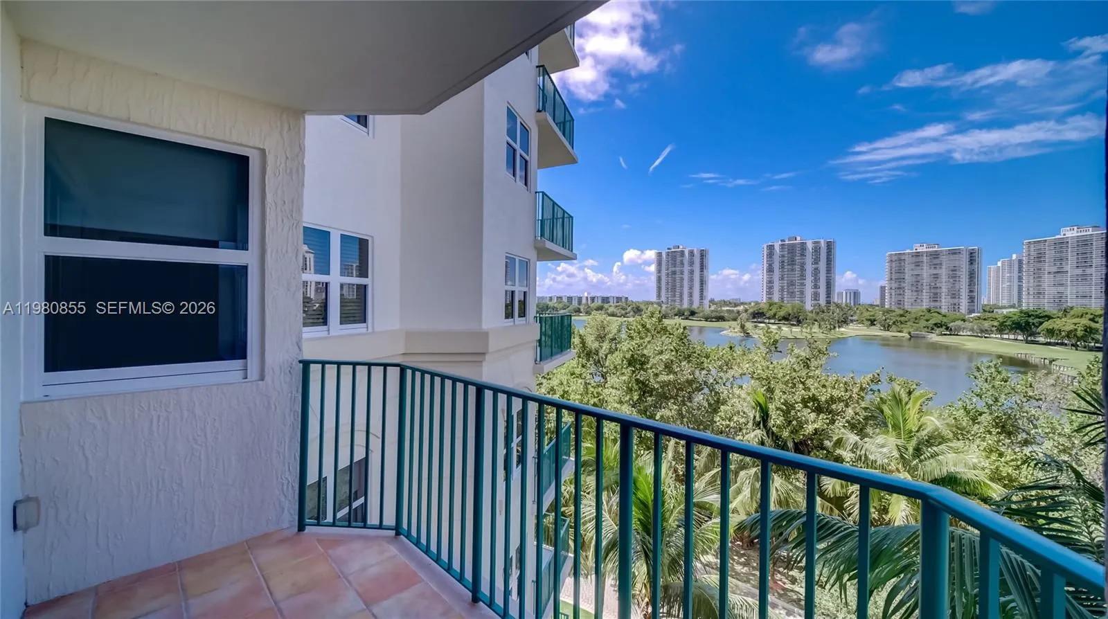 20000 E Country Club Dr # 512, Aventura FL 33180