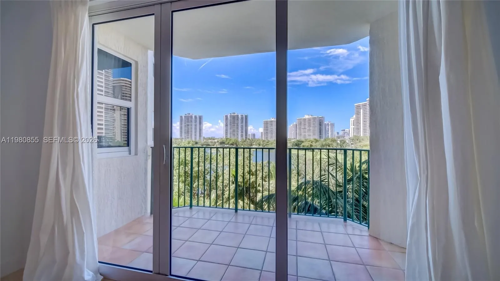 20000 E Country Club Dr # 512, Aventura FL 33180