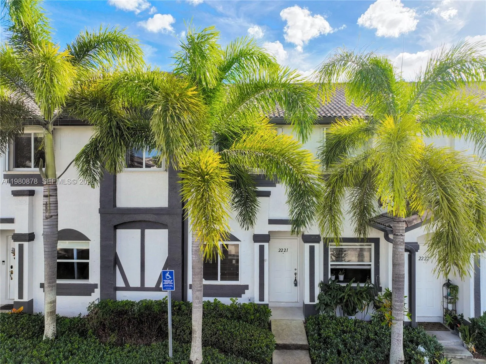 3 bedroom 2 bath for sale at 2221 SE 26th Ln # 2221, Homestead FL 33035