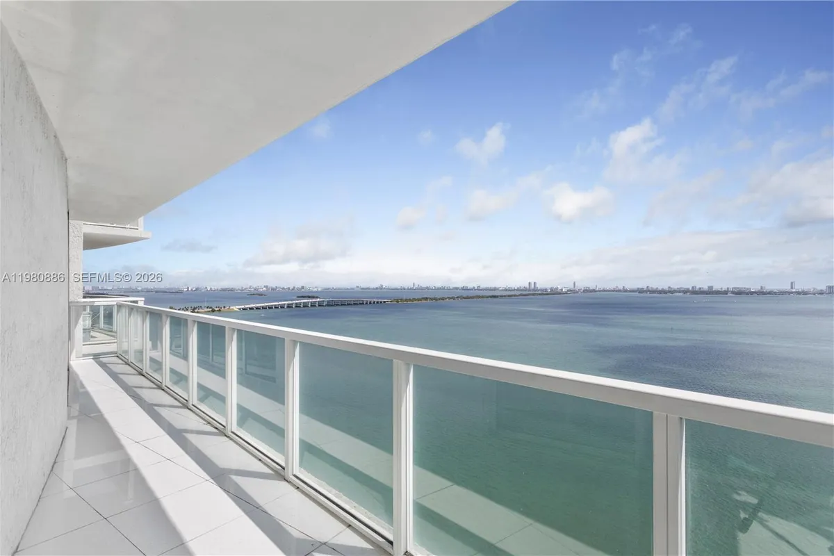 665 NE 25th St # 2102, Miami FL 33137