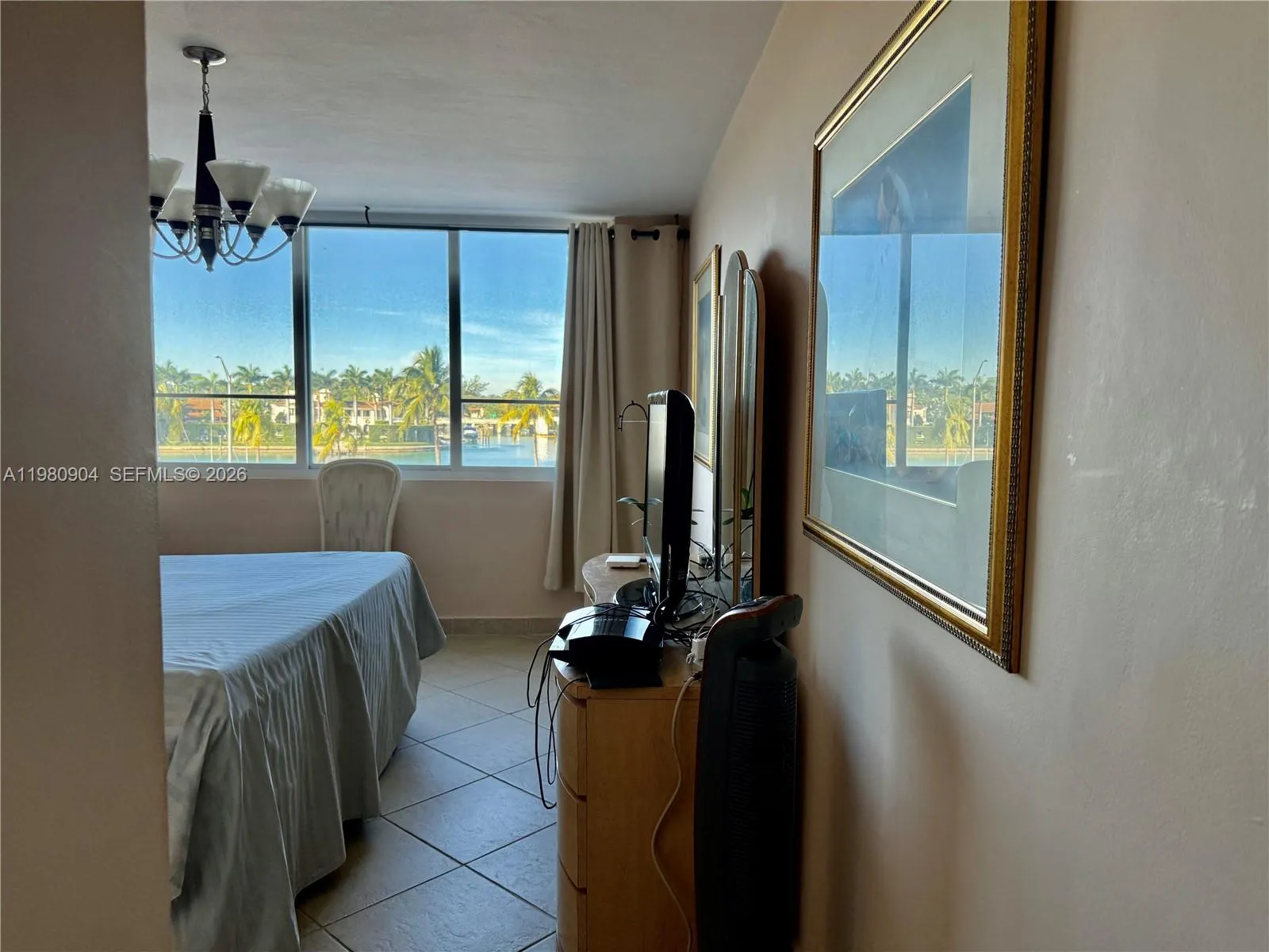 1 bedroom 1 bath for sale at 5005 Collins Ave # 304, Miami Beach FL 33140