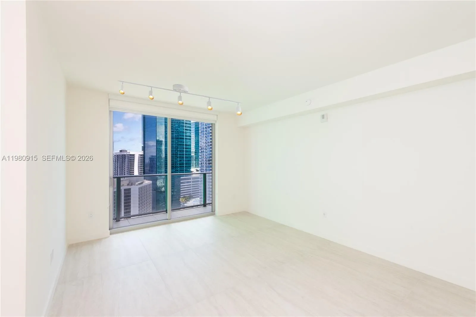 77 SE 5th Street # 3204, Miami FL 33131