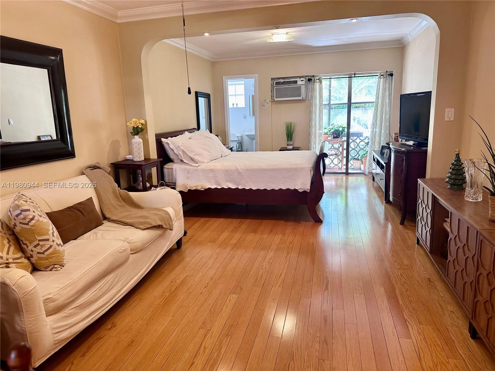 1 bedroom 1 bath for rent at 6580 Santona St # A17, Coral Gables FL 33146