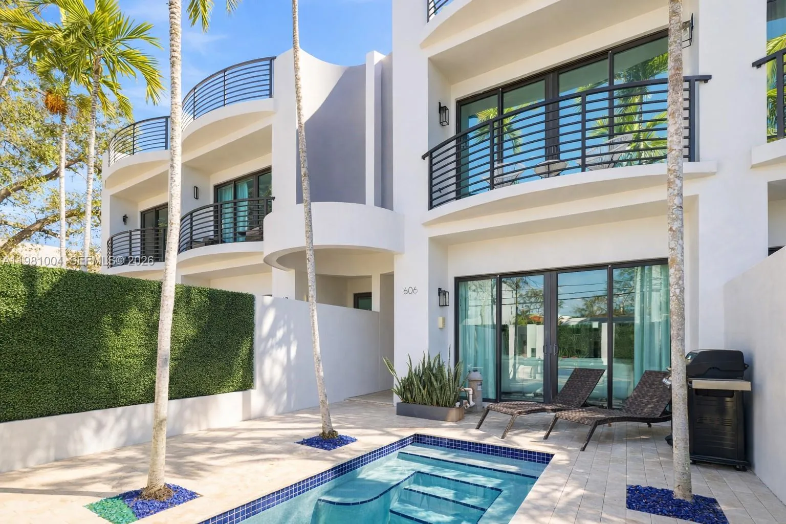 606 NE 14th Ave, Fort Lauderdale FL 33304