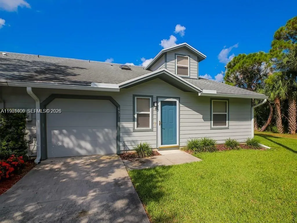 3 bedroom 3 bath for sale at 651 NE Wax Myrtle Way, Jensen Beach FL 34957