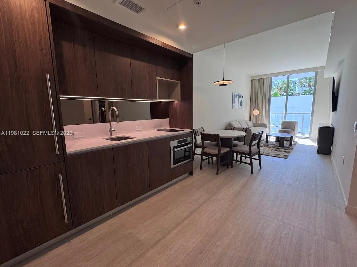 1611 SW 2nd Av # 306, Miami FL 33129