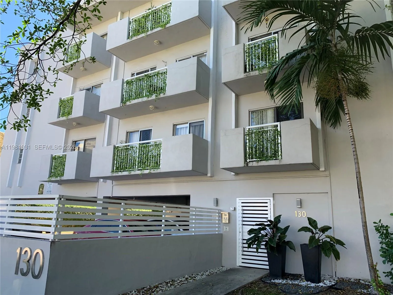 1 bedroom 1 bath for rent at 130 Mendoza Ave # 42, Coral Gables FL 33134