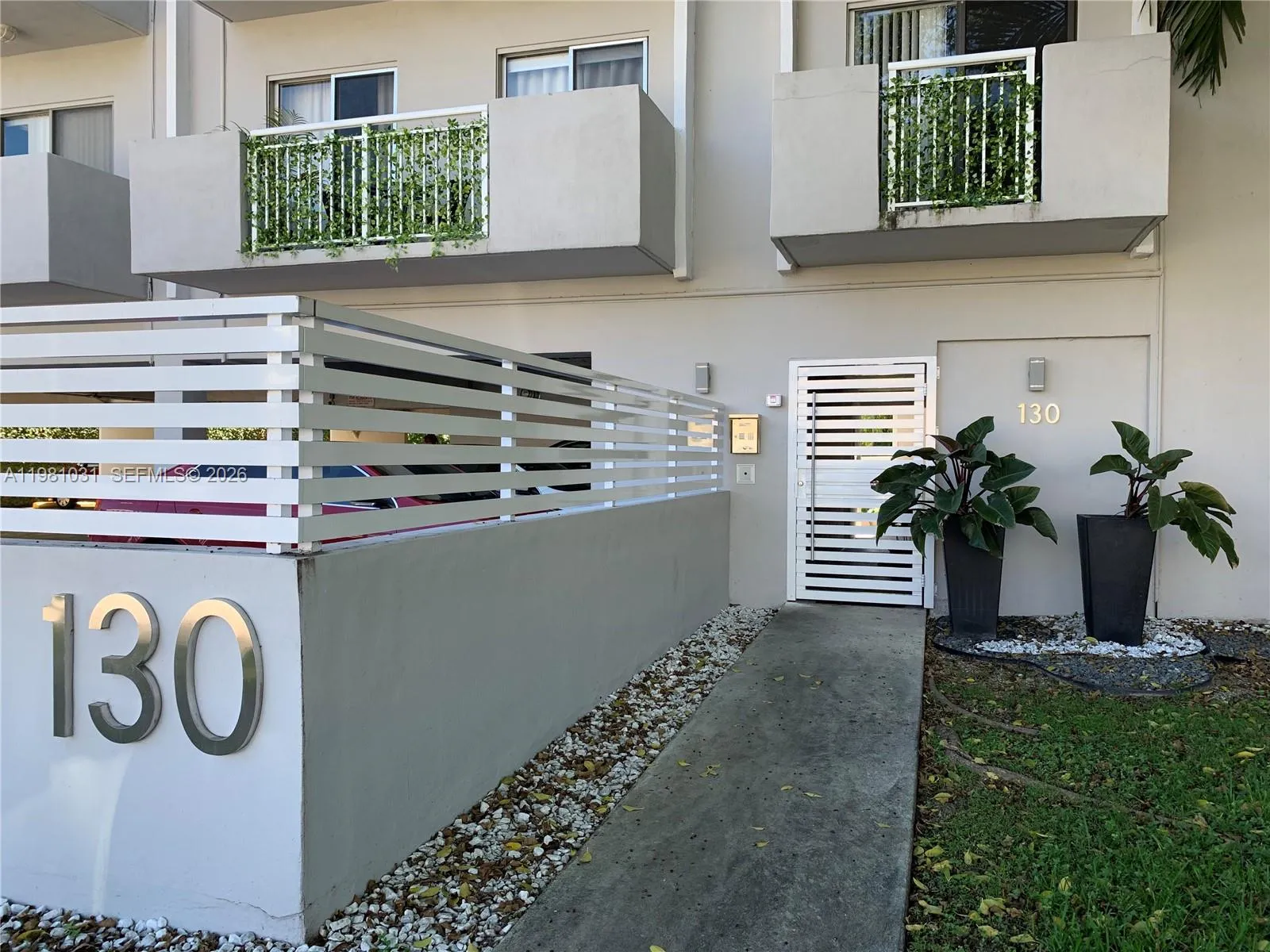 130 Mendoza Ave # 42, Coral Gables FL 33134