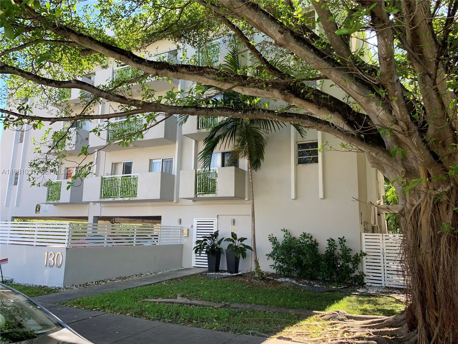 130 Mendoza Ave # 42, Coral Gables FL 33134
