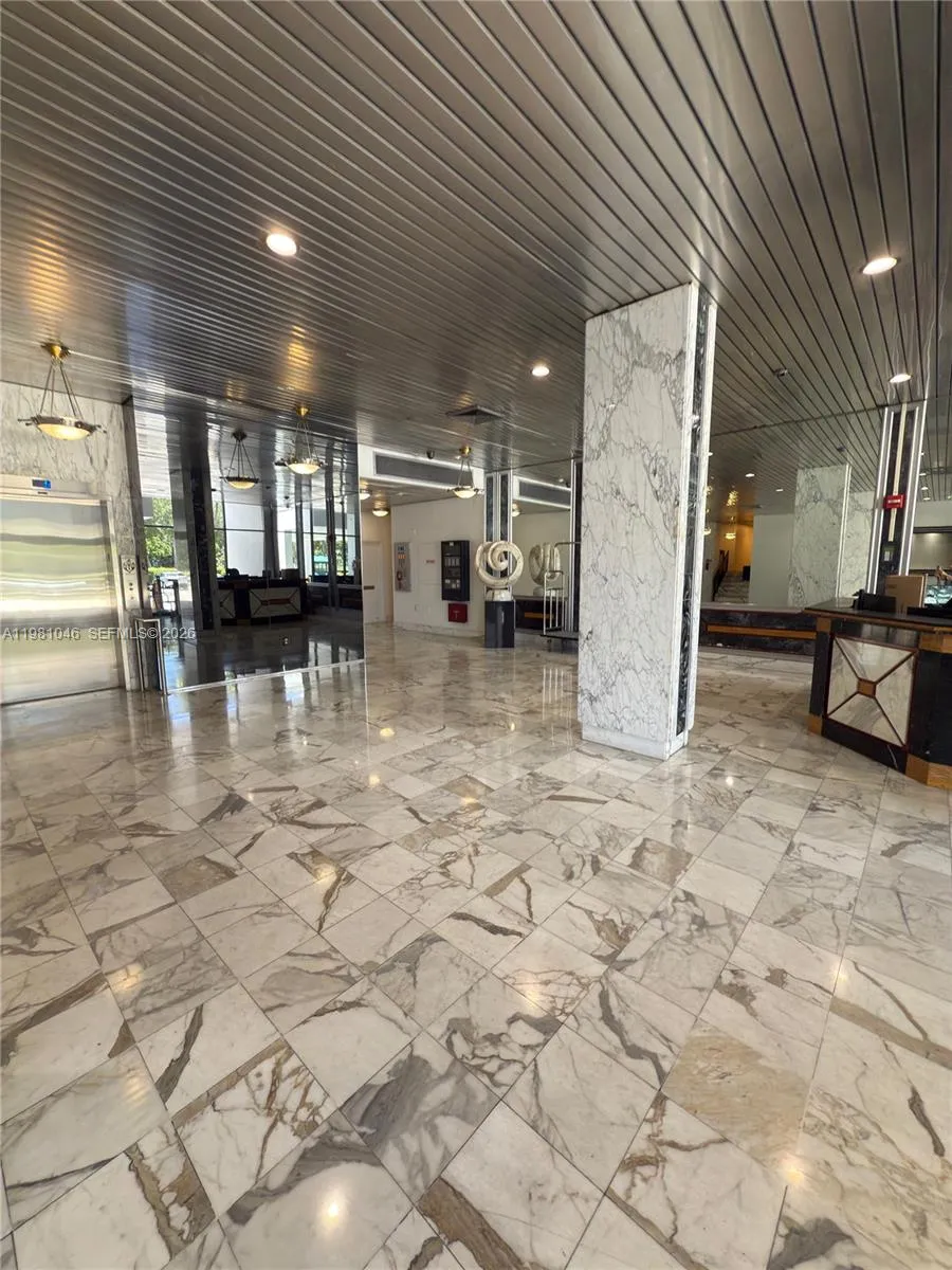 3675 N Country Club Dr # 109, Aventura FL 33180